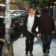 Eddie Cahill in una scena dell'episodio 'Dead Inside' della serie tv CSI New York