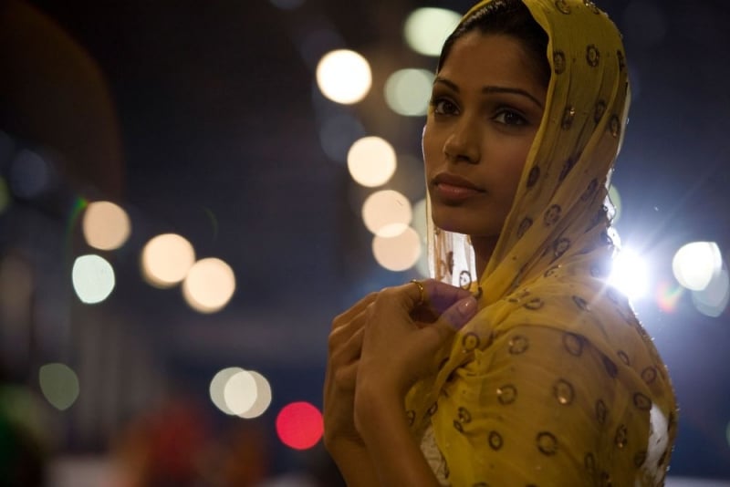 Freida Pinto in una scena di The Millionaire