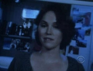 Jorja Fox in un momento dell'episodio Leave Out All the Rest di CSI