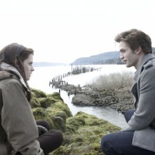 Kristen Stewart e Robert Pattinson in una scena del film Twilight
