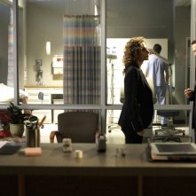 Melina Kanakaredes e Gary Sinise nell'episodio 'My name is Mac Taylor' della serie tv CSI New York