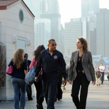 Melina Kanakaredes e Hill Harper nell'episodio 'My name is Mac Taylor' della serie tv CSI New York
