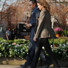 Melina Kanakaredes insieme a  Hill Harper in una scena dell'episodio 'My name is Mac Taylor' della serie tv CSI New York