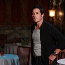 Rob Morrow in una scena dell'episodio 'Magic Show' della serie tv Numb3rs