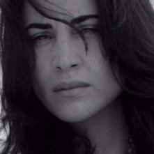 Un bel primo piano di Emanuela Mulé nel ruolo di Francesca ne L'avvoltoio di Giuseppe Moschella