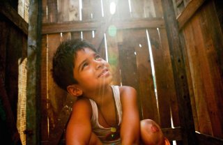 Un'immagine del film Slumdog Millionaire