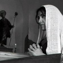 Una immagine di Emanuela Mulé nel ruolo di Francesca ne L'avvoltoio di Giuseppe Moschella