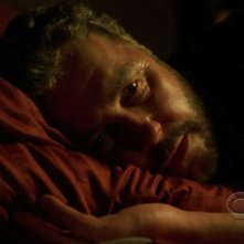 William Petersen in una scena dell'episodio 'Leave out all the rest' della serie CSI Las Vegas