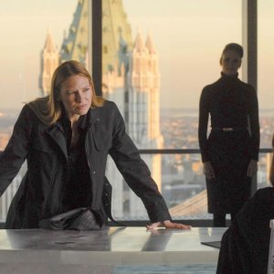 Anna Torv e Blair Brown nell'episodio The Dreamscape di Fringe