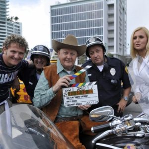 Enzo Salvi, Bruno Arena, Massimo Boldi, Max Cavallari e Loredana De Nardis sul set del film La fidanzata di papà