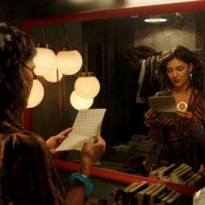 Jessica Szohr durante una scena dell'episodio 'The Magnificent Archibalds' della serie tv Gossip Girl