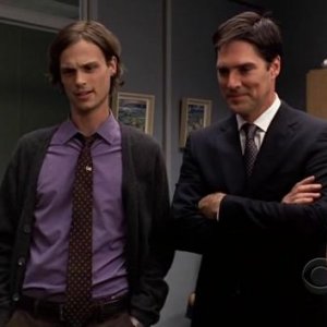 Matthew Gray Gubler e Thomas Gibson nell'episodio 'Memoriam' della serie tv Criminal Minds