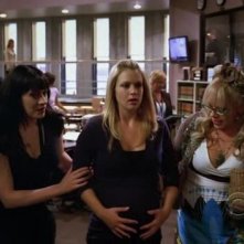 Paget Brewster, Kirsten Vangsness e A.J. Cook nell'episodio 'Memoriam' della serie tv Criminal Minds