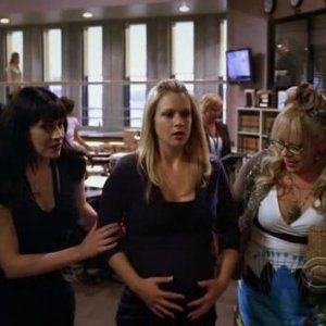 Paget Brewster, Kirsten Vangsness e A.J. Cook nell'episodio 'Memoriam' della serie tv Criminal Minds