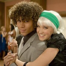 Emily Osment e Corbin Bleu in una scena dell'episodio We're All On This Date Together di Hannah Montana