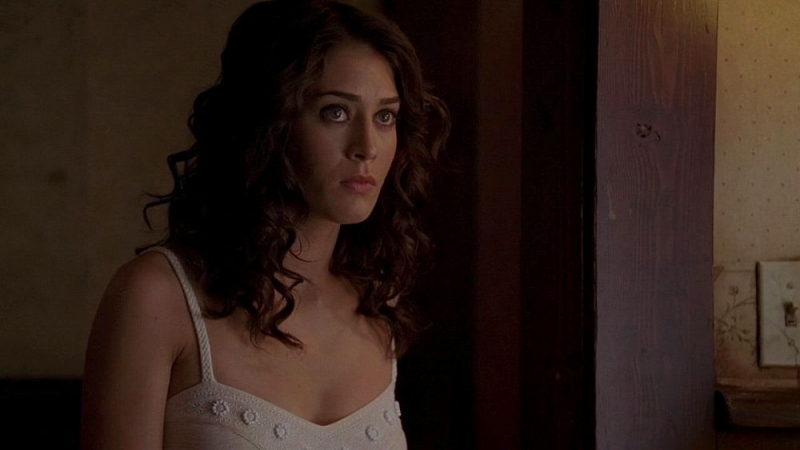 Films Et Séries Tv Avec Lizzy Caplan Lizzy Caplan in un'immagine dell'episodio To Love is to Bury della