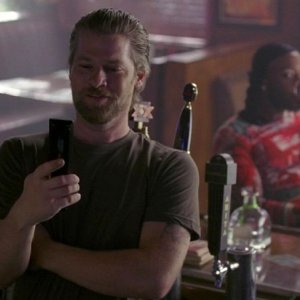 Michael Raymond-James in una scena dell'episodio To Love is to Bury della serie True Blood