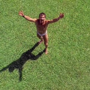 Ryan Kwanten in un'immagine dell'episodio To Love is to Bury della serie True Blood creata da Alan Ball