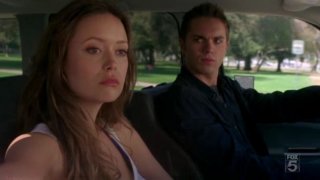 Summer Glau e Thomas Dekker nell'episodio Complication di The Sarah Connor Chronicles