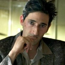 Un primo piano di Adrien Brody in una scena del film Giallo (2009)