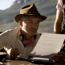 Il regista Baz Luhrmann sul set del film Australia