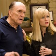 Robert Duvall e Reese Witherspoon in una scena del film Four Christmases