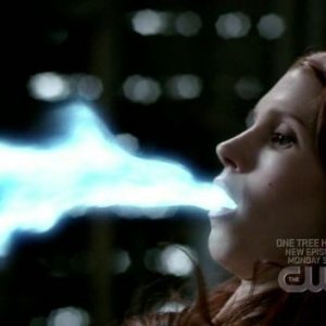 Anna, interpretata da Julie McNiven, viene invasa dall 'grazia' nell'episodio 'Heaven and Hell' della quarta stagione di Supernatural
