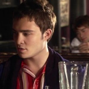 Ed Westwick nell'episodio 'Il Brunch Selvaggio' della prima stagione di Gossip Girl