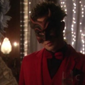 Ed Westwick nell'episodio ' The Handmaiden's Tale ' della prima stagione di Gossip Girl