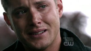 Jensen Ackles in una scena drammatica dell'episodio 'Heaven and Hell' della quarta stagione di Supernatural