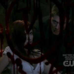 Julie McNiven insieme a Jensen Ackles nell'episodio 'Heaven and Hell' della quarta stagione di Supernatural