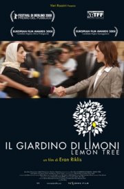 La locandina italiana di Il giardino di limoni