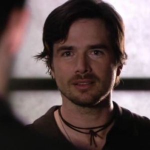 Matthew Settle nell'episodio 'Dare Devil' della prima stagione di Gossip Girl