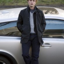 Robert Pattinson in una scena del film-evento Twilight