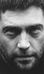 Un primo piano di Vincent Regan.