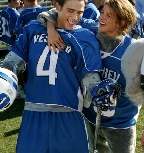 Shenae Grimes e Dustin Milligan nell'episodio That Which We Destroy di 90210