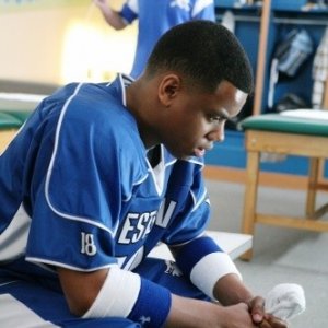 Tristan Wilds in una scena dell'episodio That Which We Destroy di 90210