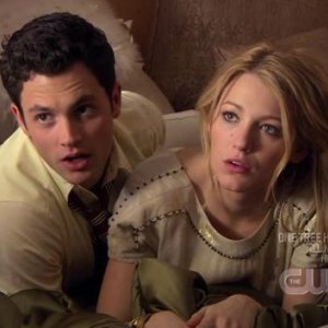 Blake Lively con Penn Badgley nell'episodio 'La vendetta di Blair' della serie tv Gossip Girl