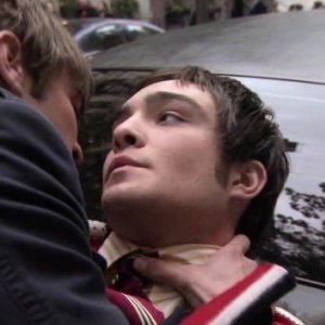 Chace Crawford ha un alterco con Ed Westwick nell'episoodio 'La sottile linea tra Chuck e Nate' della serie tv Gossip Girl