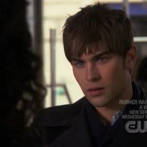 Chace Crawford  in una scena dell'episodio ' L'arrivo di Georgina ' della serie tv Gossip Girl
