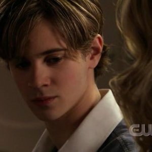 Connor Paolo nel ruolo di Eric nella serie tv Gossip Girl, episodio: Quello che in realtà siamo