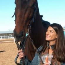 Genevieve Cortese è Kris, una ragazza con dei problemi, nella prima stagione della serie tv Wildfire