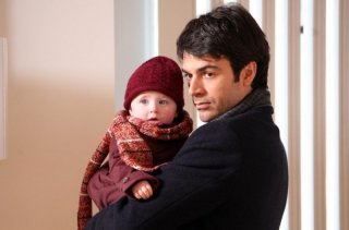 Luca Argentero è il padre della piccola Sofia nel film Solo un padre