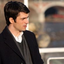 Luca Argentero interpreta Carlo nel film Solo un padre