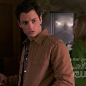 Penn Badgley in una scena dell'episodio ' L'arrivo di Georgina ' della serie tv Gossip Girl