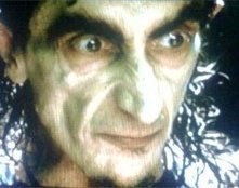 Pistoni interpreta Teschio in Nero Bifamiliare