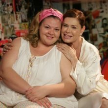 Emanuela Aurizi e Corinne Clery sul set del film Ti stramo