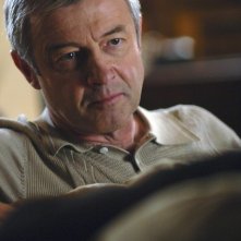 James Read in una scena dell'episodio 'Diplomazia' della serie tv Wildfire