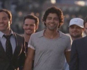 Jeremy Piven, Kevin Dillon, Adrian Grenier, Jerry Ferrara e Kevin Connolly una scena dell'episodio 'Return to Queens Blvd' della quinta stagione di Entourage