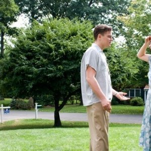 Leonardo DiCaprio e Kate Winslet, ancora insieme dopo Titanic nel film Revolutionary Road diretto da Sam Mendes